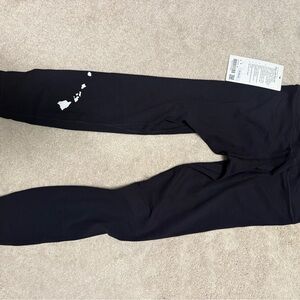 **Rare** Hawai’i lululemon athletica Black Leggings with White map decal